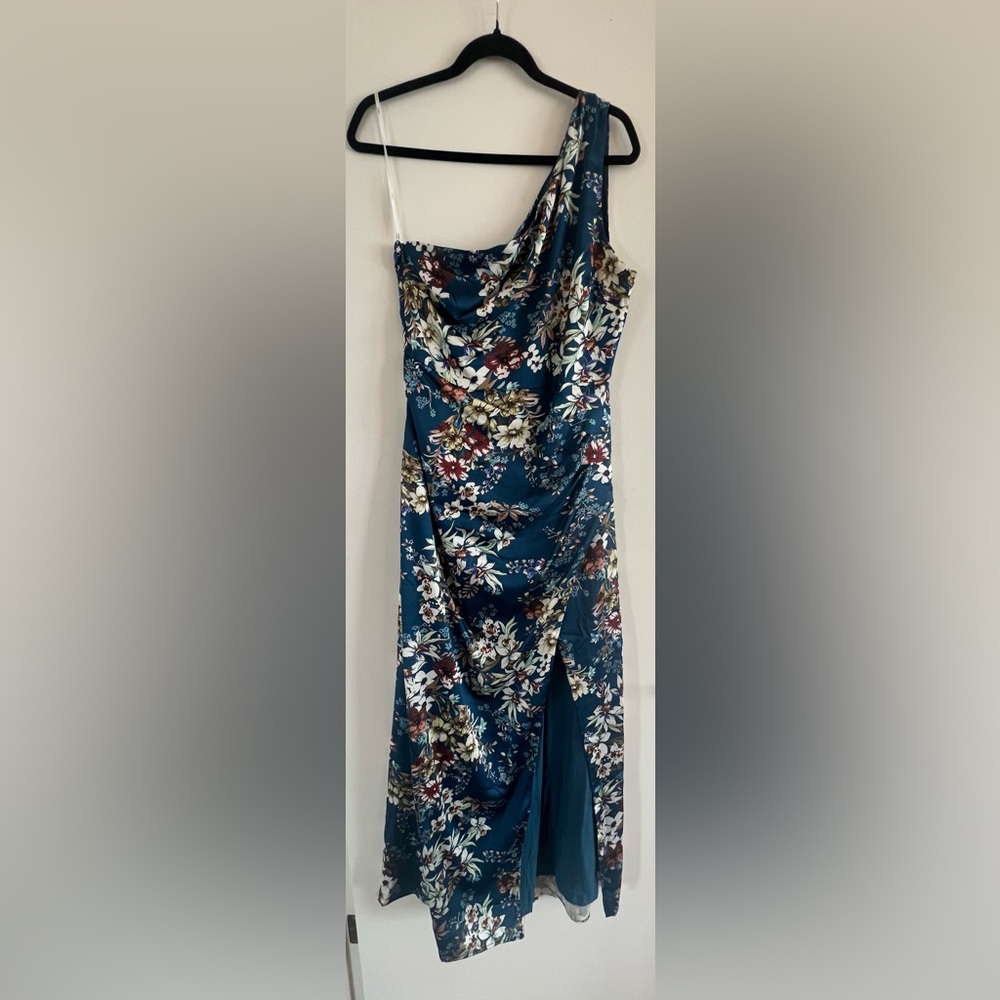 Lulu’s One- Shoulder Floral Maxi Dress
